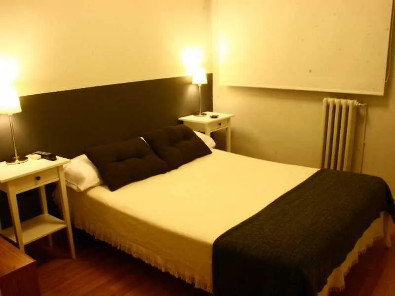 Hostal El Ninot Barcelona
