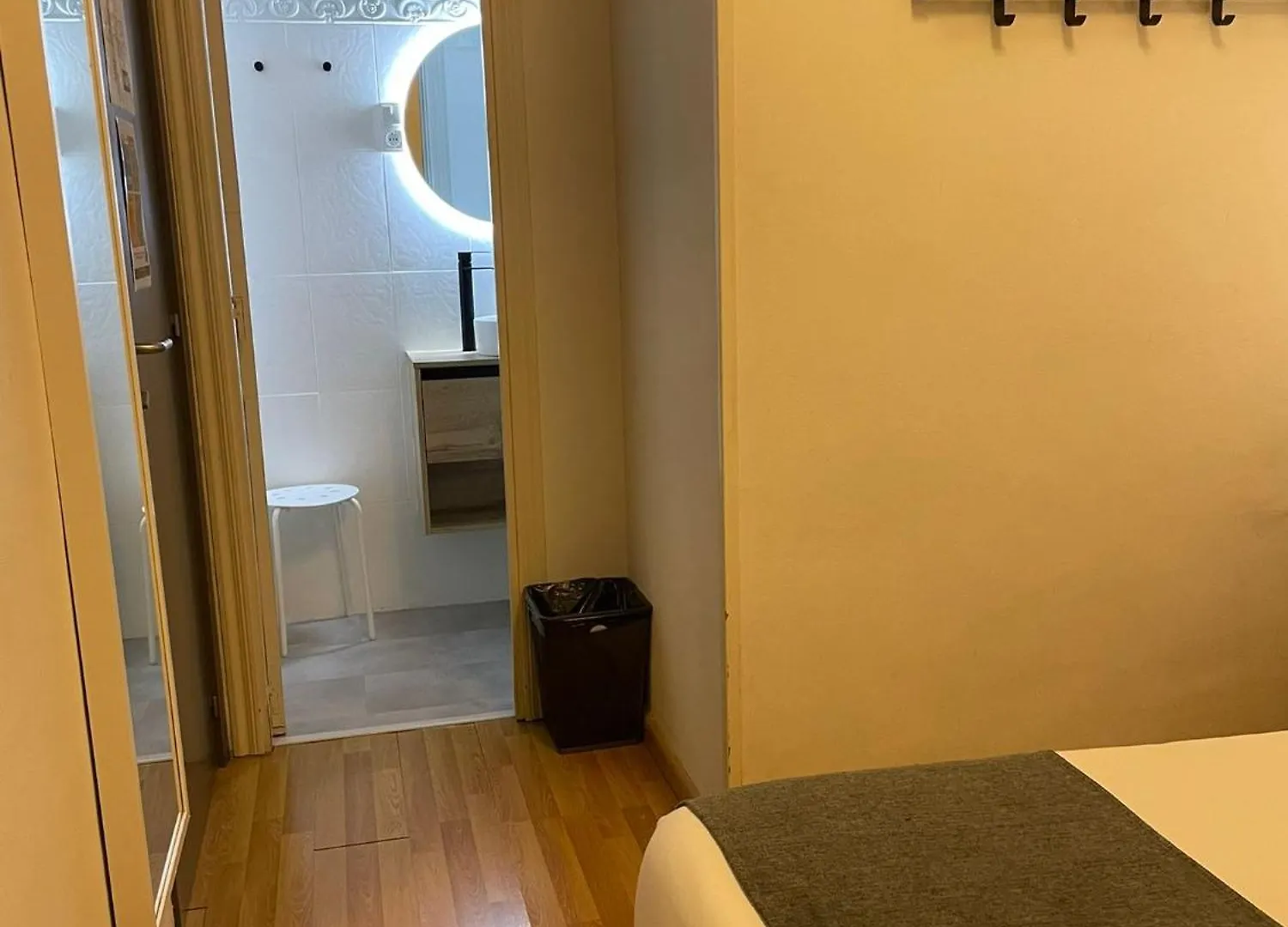 Гостевой дом Hostal El Ninot Барселона