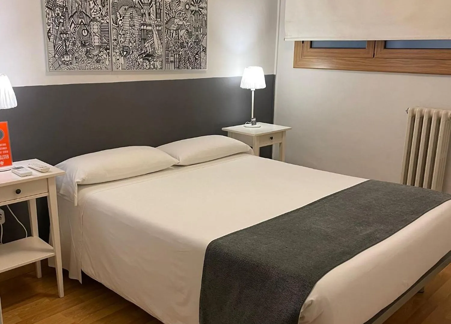 Hostal El Ninot Барселона 2*,