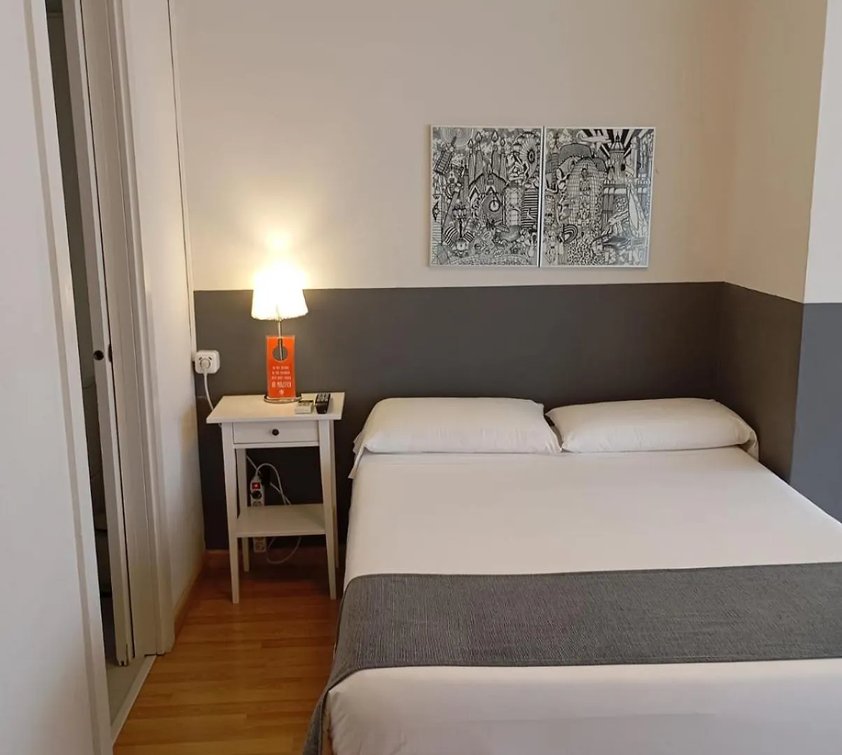 Hostal El Ninot Барселона