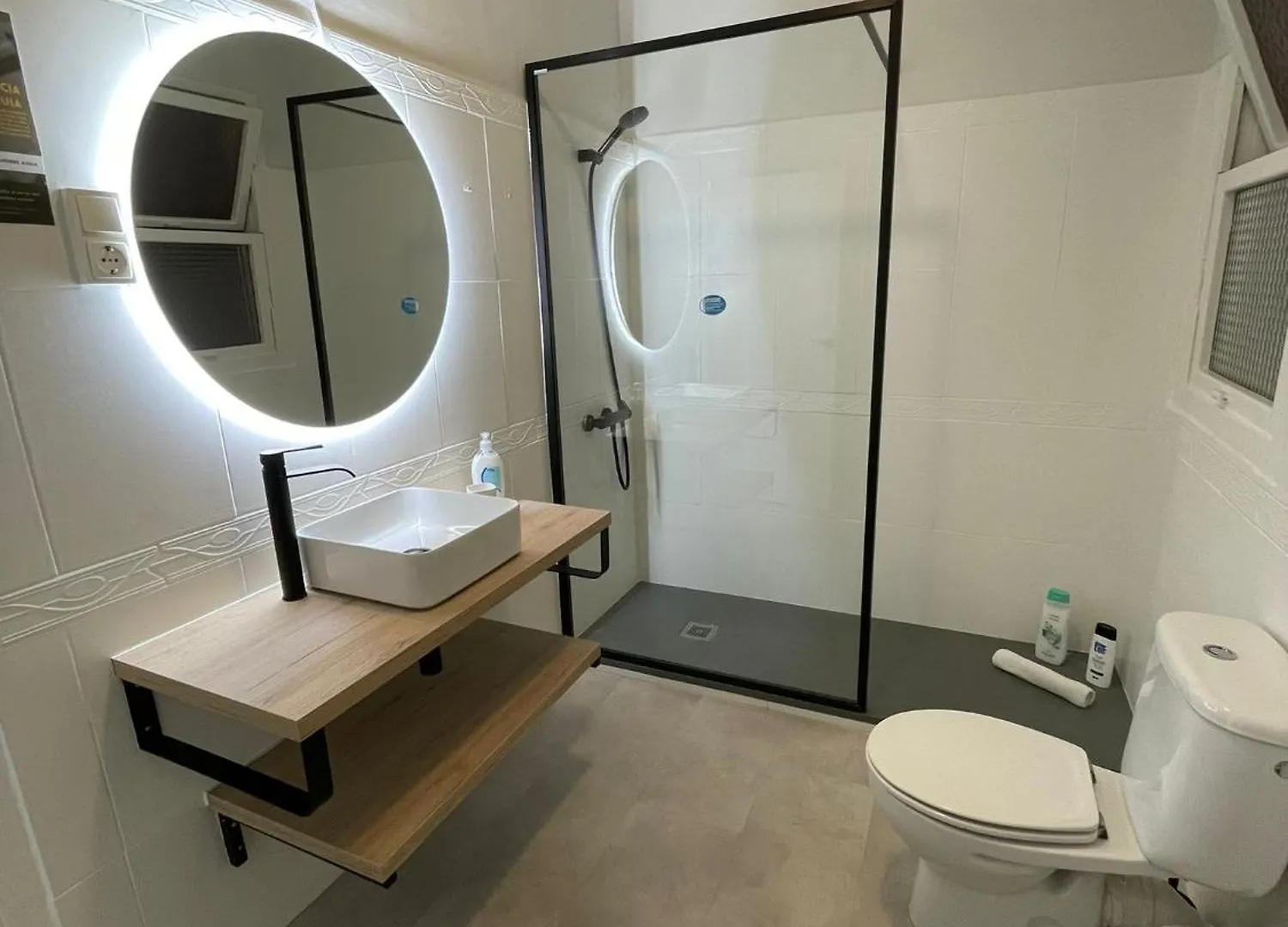 Hostal El Ninot Барселона Гостевой дом