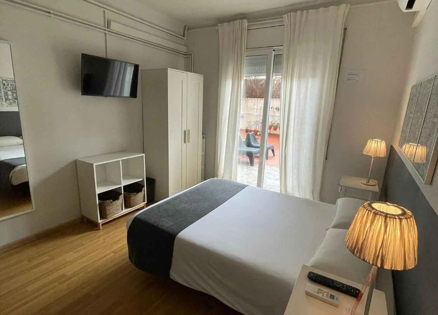 Hostal El Ninot Барселона 2*,  Испания