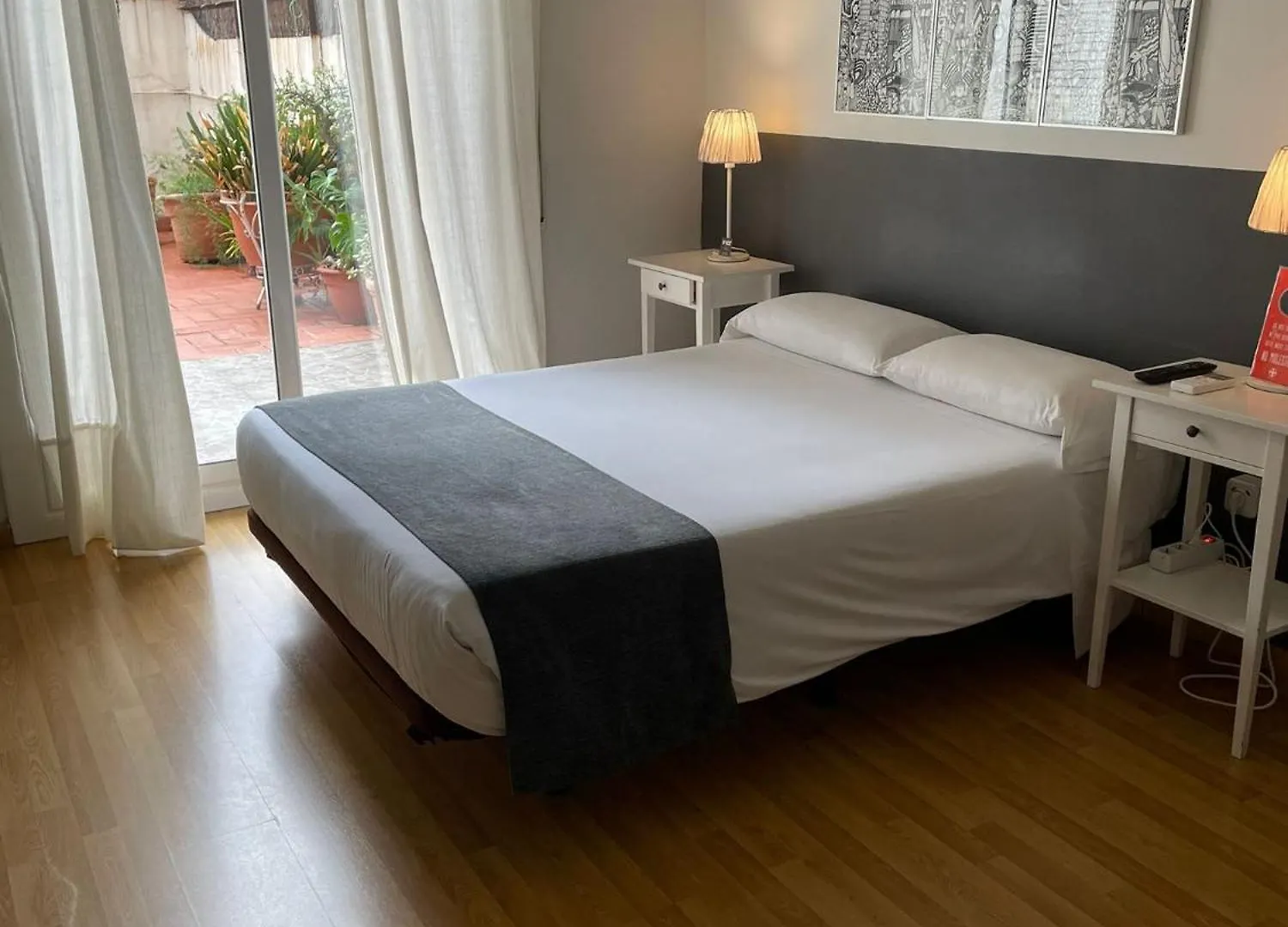 Hostal El Ninot Барселона