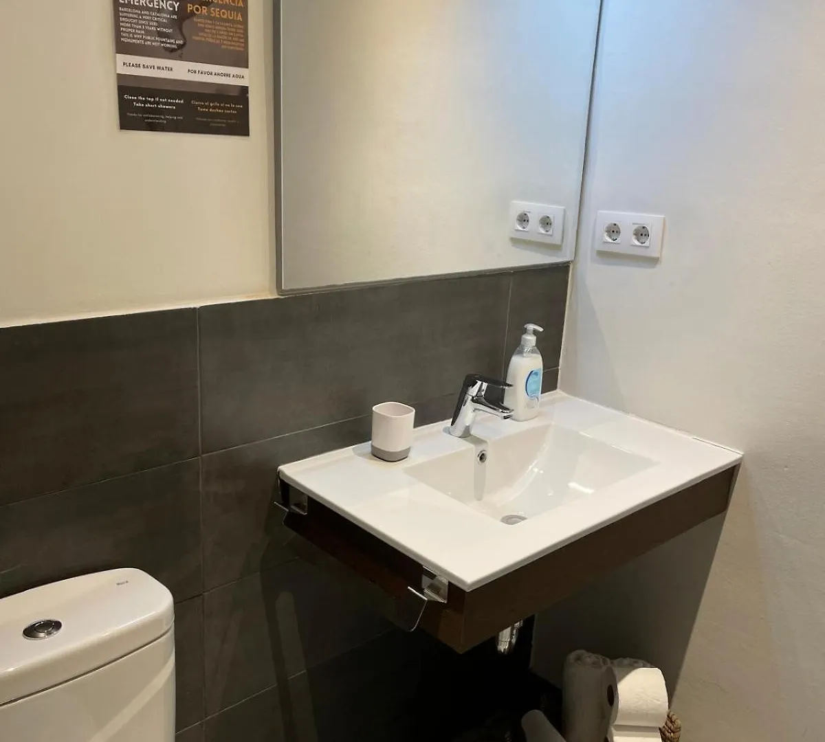 Hostal El Ninot Барселона Гостевой дом