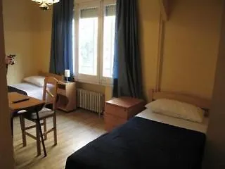 Hostal El Ninot Barcelona Guest house