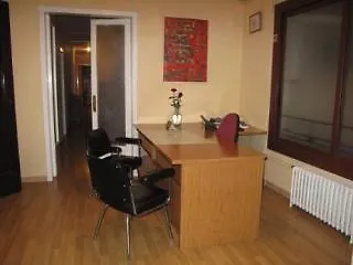 Hostal El Ninot Барселона Гостевой дом