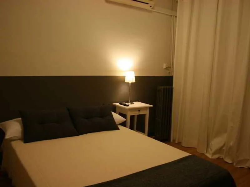 ** Гостевой дом Hostal El Ninot Барселона Испания