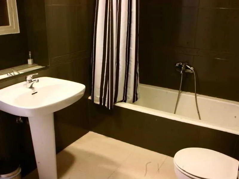 Hostal El Ninot Барселона 2*,